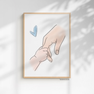 holding hands baby & mama